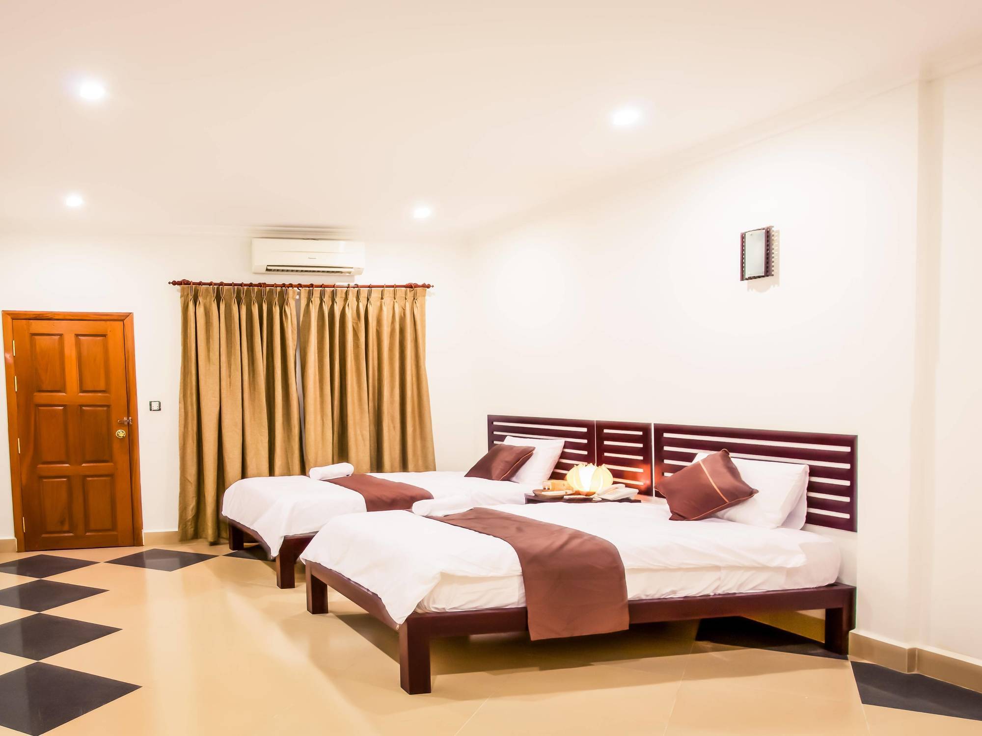 פנום פן Aime House & Niisaii Apartment מראה חיצוני תמונה