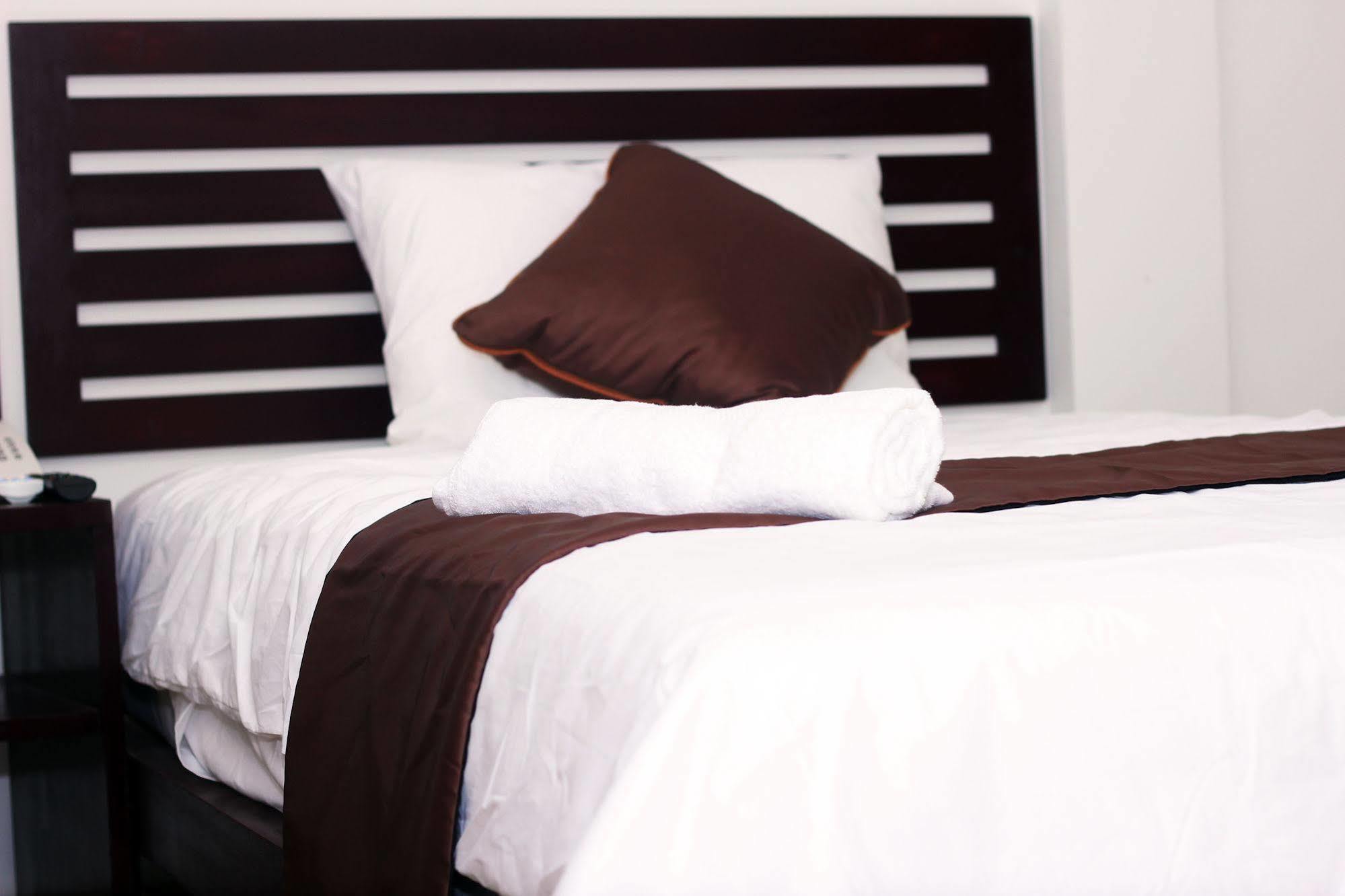 פנום פן Aime House & Niisaii Apartment מראה חיצוני תמונה